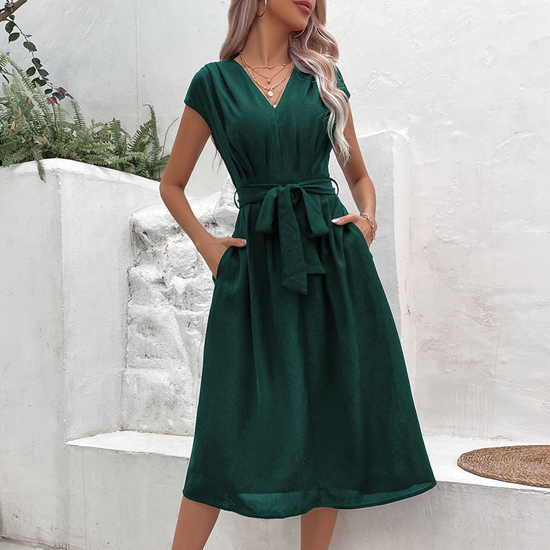 Damen A-Linienkleid – V-Ausschnitt – Kurzarm – Bindegürtel – Midi – Mit Taschen